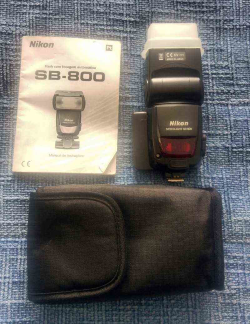 Flash Nikon SB 800 - 250,00 Euros
